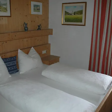 Romantikhaus Hufschmiede بيت ضيافة إنغليهارتزيل