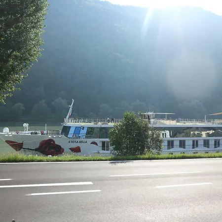 Romantikhaus Hufschmiede بيت ضيافة 3*